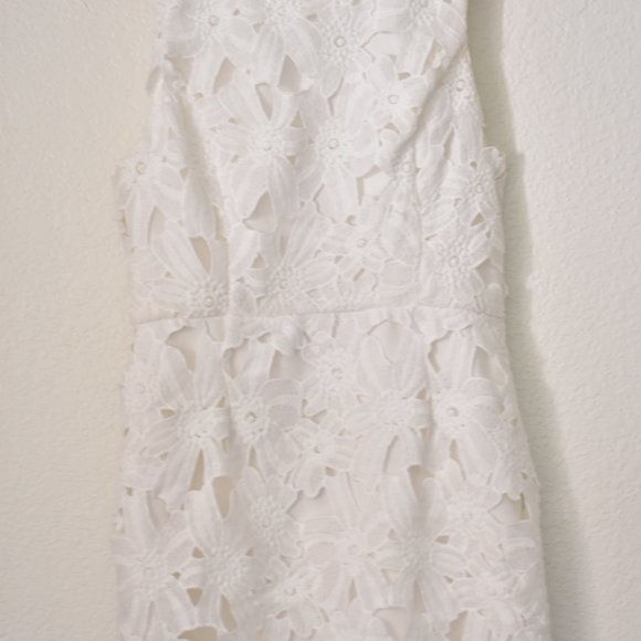 Astr The Label Textured Floral Body Con Dress - Picture 4 of 15